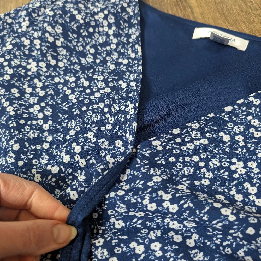Arizona Blue floral Long flutter sleeve shorts romper jumpsuit EUC lined size M - Picture 7 of 9